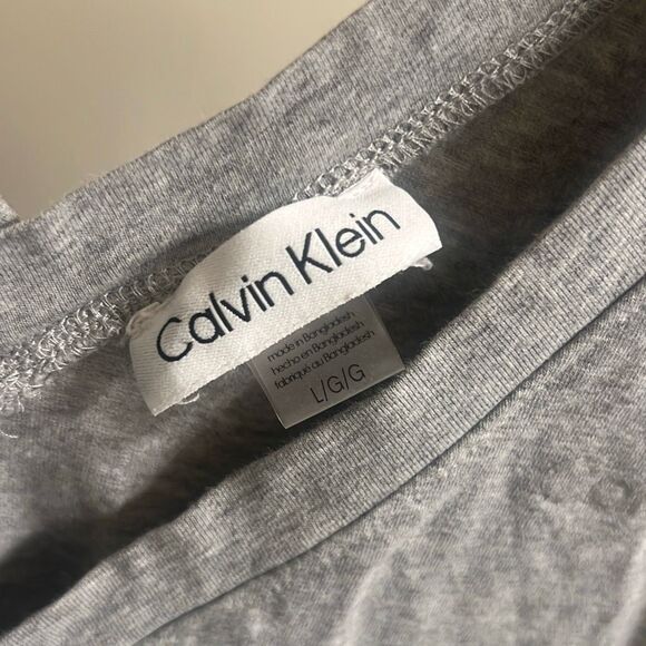 ✨Calvin Klein womens Essential V-neck Sleeveless Grey Sz Large Romper✨ - Picture 5 of 7